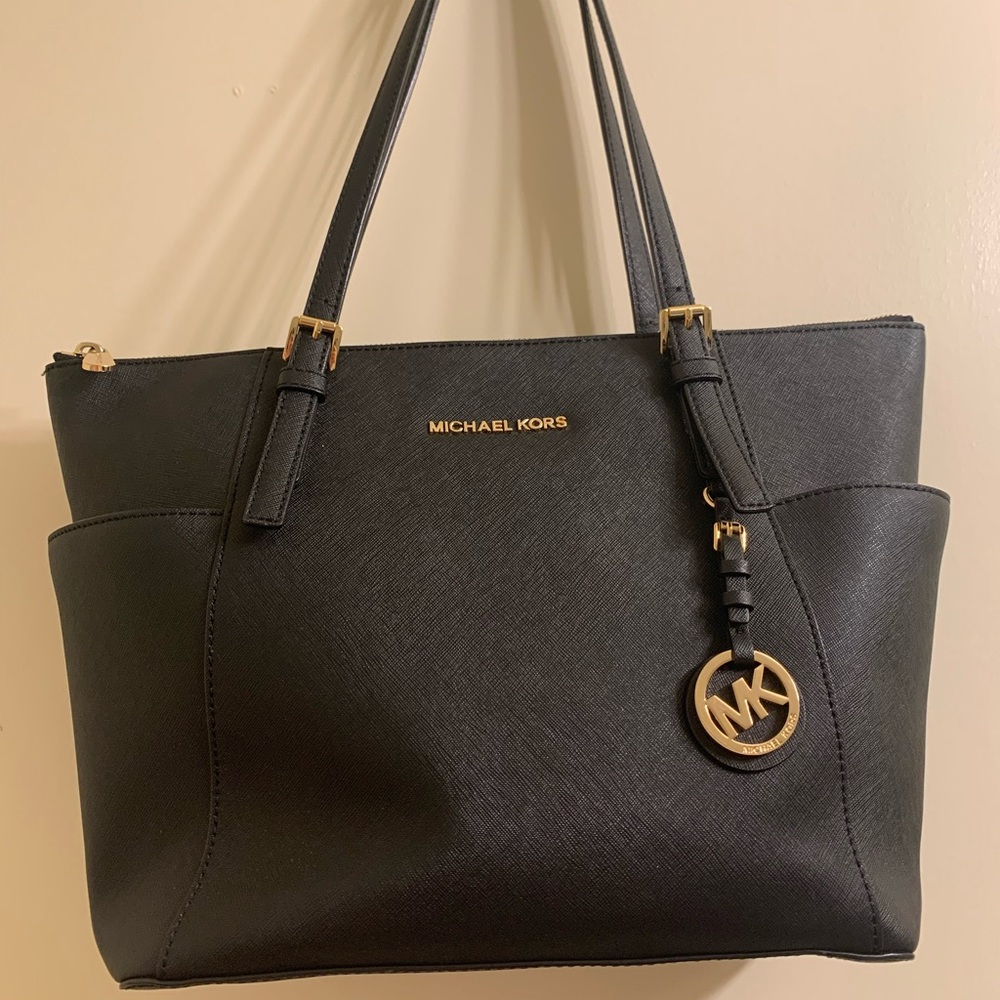 Michael Kors Shoulder Carry Purse